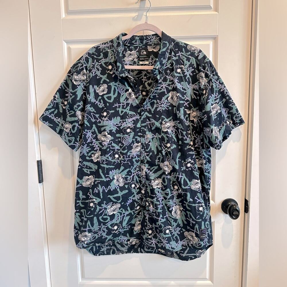 Quiksilver Men’s Button Flower Art Deco Slim Hawaiian Shirt